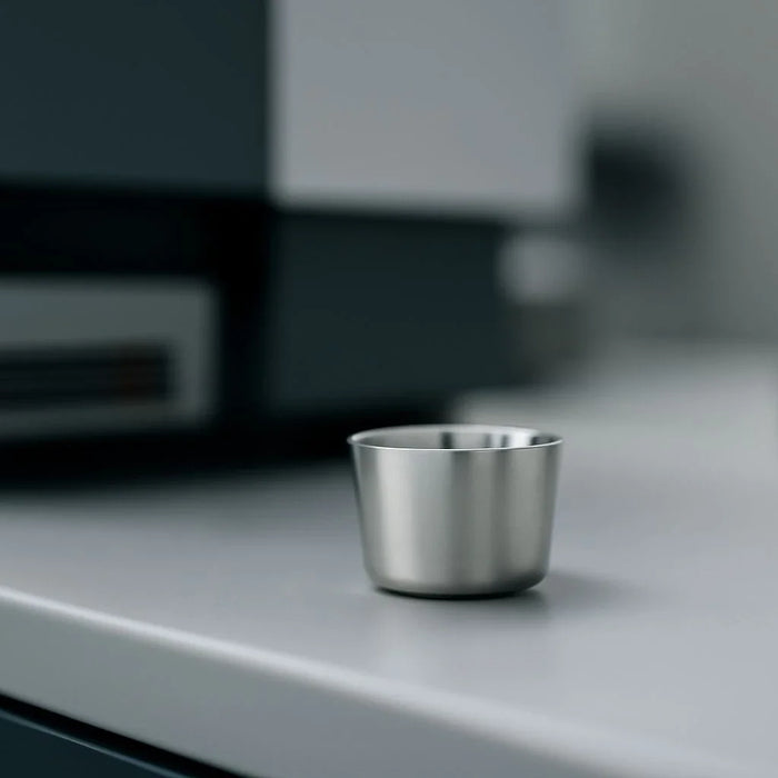 High-temperature platinum crucible for thermal analysis with precise specifications and material resistance