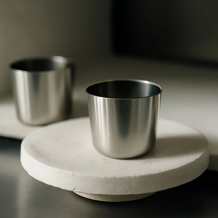 Platinum crucibles used in high-temperature analysis, preventing deformation and oxidation for accurate results