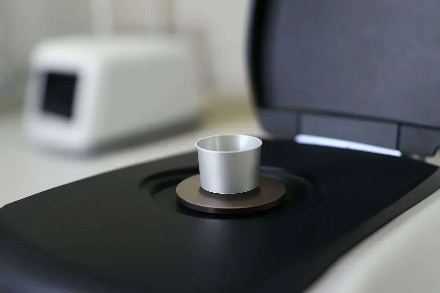 DSC Aluminum Sample Pan used in thermal analysis for battery research