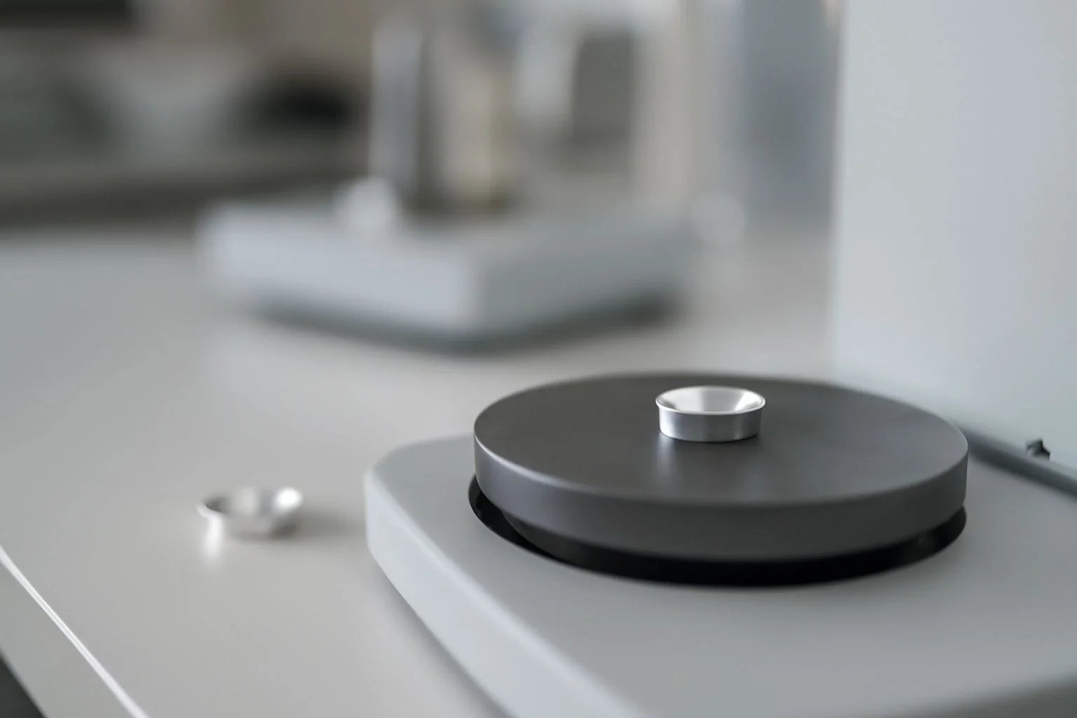 Evolution of Thermal Analysis Sample Trays: Key Innovations in Materials and Design