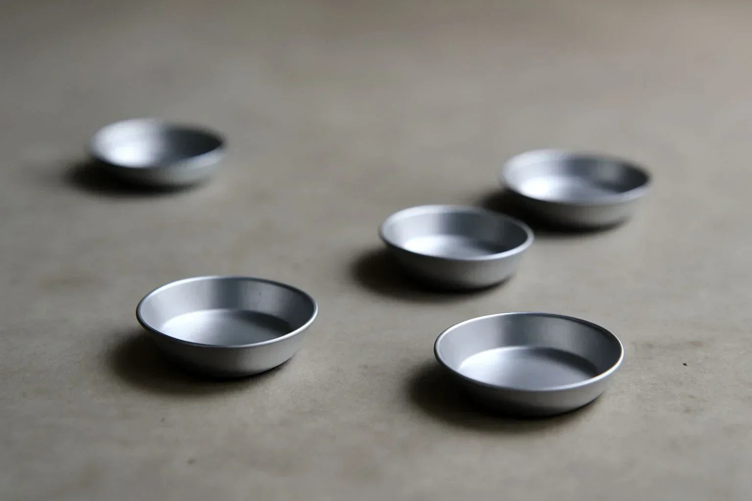 High-quality aluminum DSC sample pans for laboratory thermal analysis efficiency
