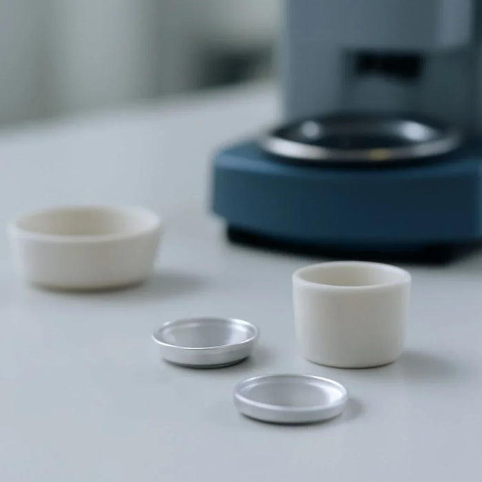 High-quality thermal analysis sample trays for laboratory experiments with durable materials such as platinum and ceramic.