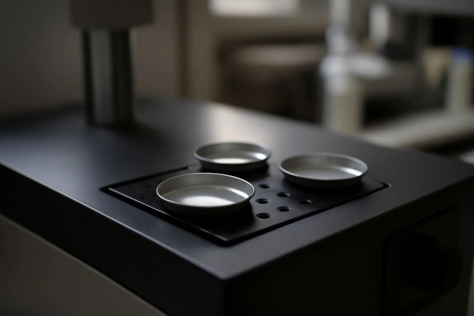 High-quality thermal analyzers sample pans for precise testing in various global industries