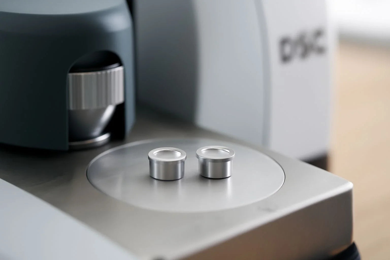 How to Choose the Right DSC Sample Pan for Accurate Thermal Analysis