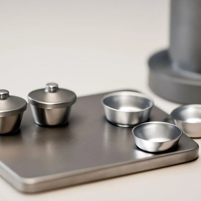 Sample pans with lids for accurate thermal analysis in DSC and TGA testing