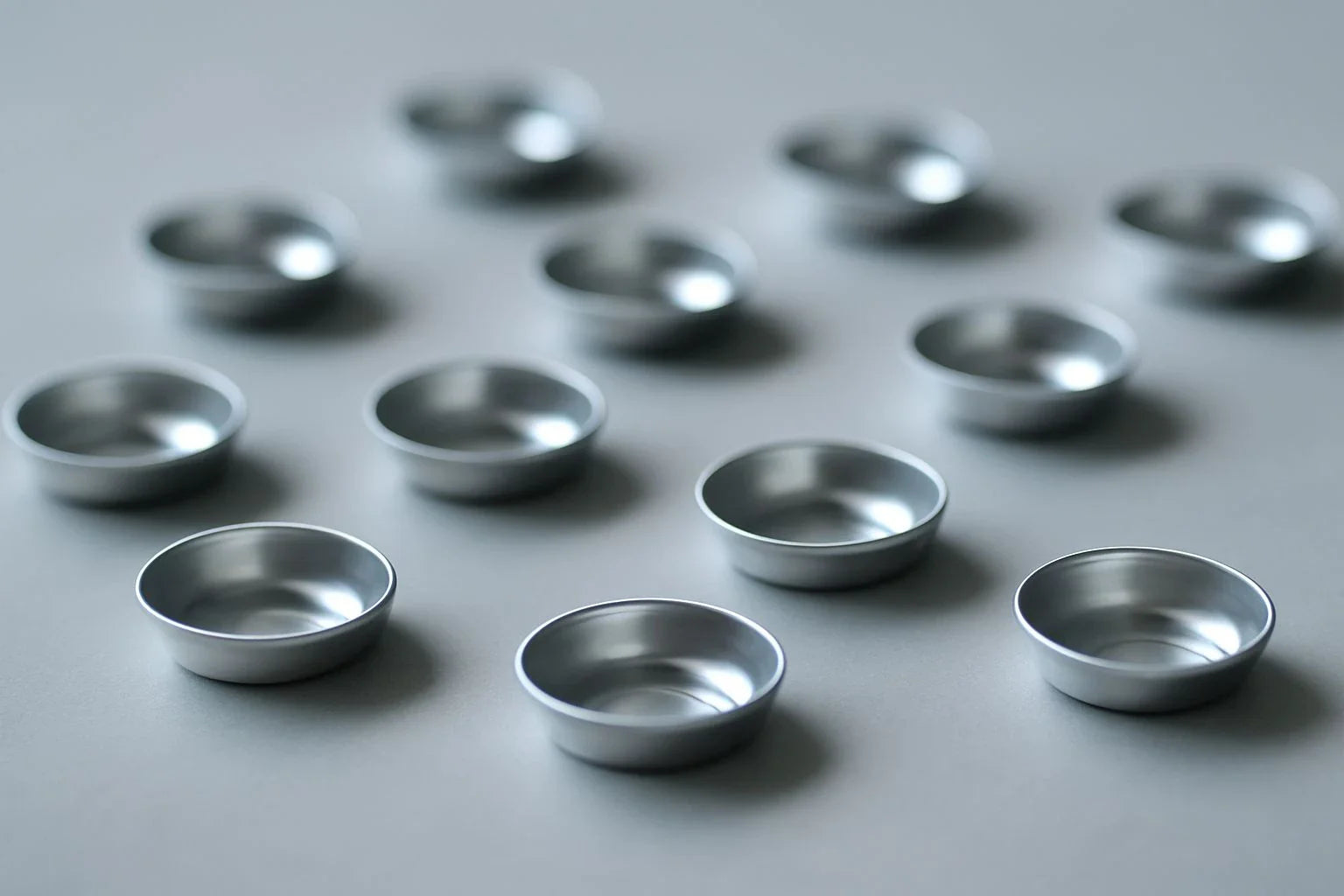 Solutions for common problems with disposable aluminum sample pans in DSC, including contamination, warping, and compatibility issues.