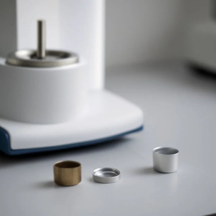 Thermal analysis instruments and sample pans for precise research in laboratories
