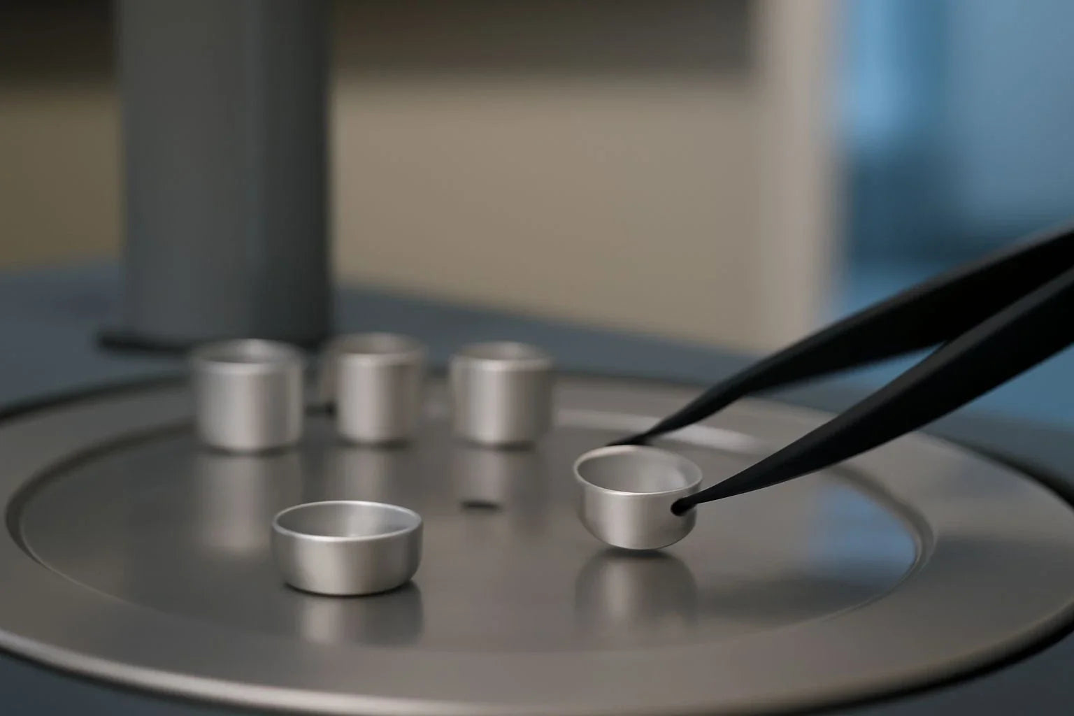 Universal Sample Pans for Efficient Thermal Analysis in Labs